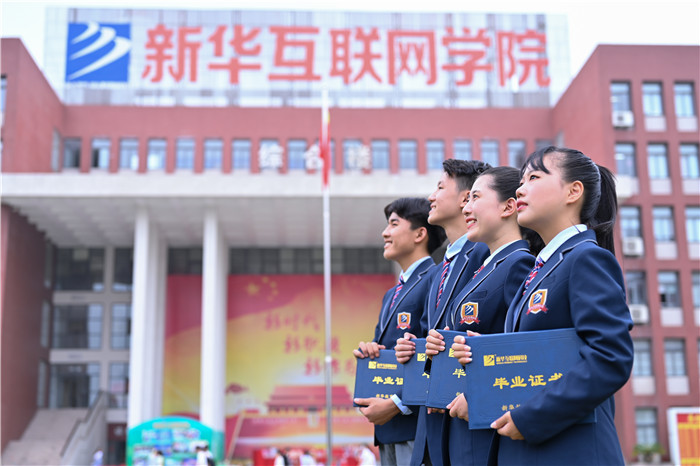 新華資訊 | 孩子初高中擺爛不想上學，家長該怎么辦？
